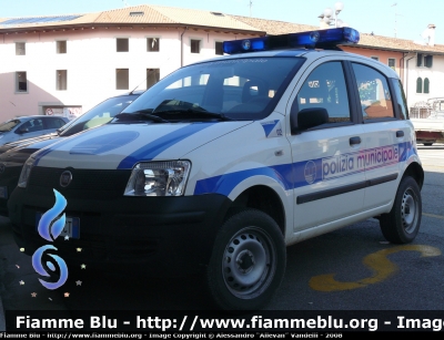 Fiat Nuova Panda 4x4
PM Pavia di Udine
Parole chiave: Fiat Nuova_panda_4x4 PM Pavia_di_Udine