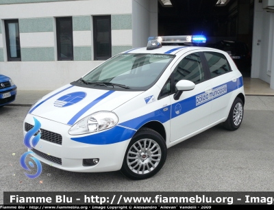 Fiat Grande Punto
PM Ronchis di Latisana
Allestimento Battiston
Parole chiave: Fiat Grande_punto PM Ronchis friuli_venezia_giulia