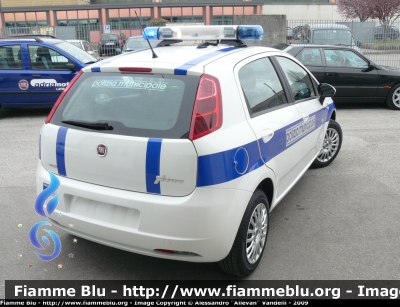 Fiat Grande Punto
PM Ronchis di Latisana
Allestimento Battiston
Parole chiave: Fiat Grande_punto PM Ronchis friuli_venezia_giulia