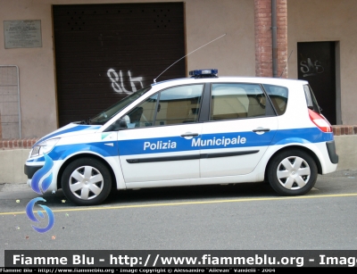 Renault Megane Scenic II serie
Polizia Municipale San Lazzaro di Savena (BO)
Parole chiave: Renault Megane_Scenic_IIserie