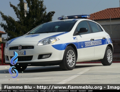 Fiat Nuova Bravo
PM Sile
POLIZIA LOCALE YA673AC
Allestimento Battiston
Parole chiave: Fiat Nuova_bravo PM sile azzano_decimo POLIZIA_LOCALE_YA673AC friuli_venezia_giulia