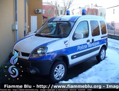 Renault Kangoo 4x4 I serie restyle
Polizia Municipale Sinnai (CA)
Parole chiave: Renault Kangoo_4x4_Iserie_restyle PM_Sinnai_CA