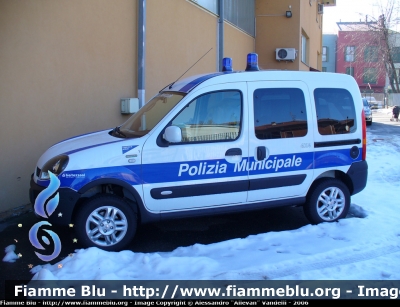 Renault Kangoo 4x4 I serie restyle
Polizia Municipale Sinnai (CA)
Parole chiave: Renault Kangoo_4x4_Iserie_restyle PM_Sinnai_CA