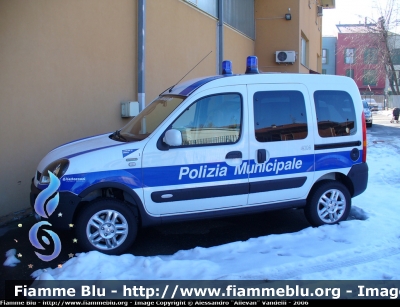 Renault Kangoo 4x4 I serie restyle
Polizia Municipale Sinnai (CA)
Parole chiave: Renault Kangoo_4x4_Iserie_restyle PM_Sinnai_CA