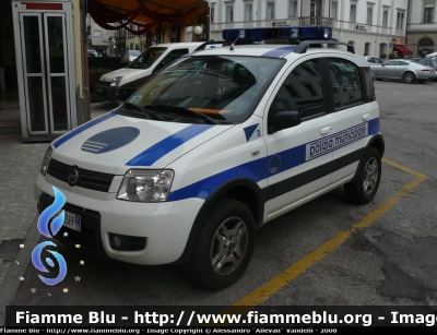 Fiat Nuova Panda 4x4 Climbing
PM Conca Tolmezzina
Parole chiave: Fiat Nuova_Panda_4x4_Climbing PM Tolmezzo