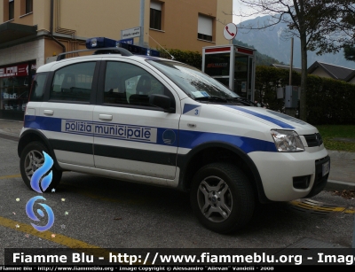 Fiat Nuova Panda 4x4 Climbing
PM Conca Tolmezzina
Parole chiave: Fiat Nuova_Panda_4x4_Climbing PM Tolmezzo