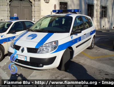 Renault Scenic II serie
PM Tolmezzo (UD)
Parole chiave: Renault Scenic_IIserie PM Tolmezzo UD Friuli_Venezia_Giulia