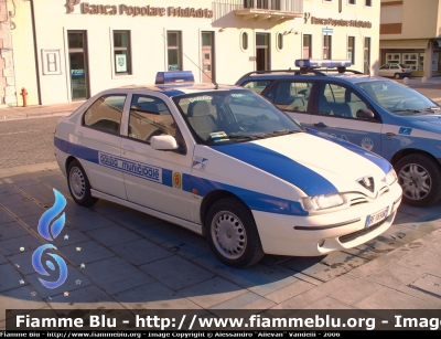 Alfa Romeo 146 II serie
L'Alfa 146 è stata la vettura principale della Polizia Municipale di Trieste. Assegnata prevalentemente al Reparto Motorizzato, ora ne sono in servizio un numero ridotto di esemplari.
Parole chiave: Alfa_Romeo 146_IIserie PM Trieste