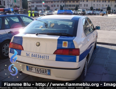 Alfa Romeo 146 II serie
L'Alfa 146 è stata la vettura principale della Polizia Municipale di Trieste. Assegnata prevalentemente al Reparto Motorizzato, ora ne sono in servizio un numero ridotto di esemplari.
Parole chiave: Alfa_Romeo 146_IIserie PM Trieste