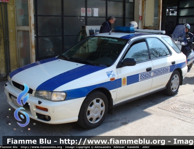 Subaru Impreza SW I serie
PM Trieste. Attulamente ne sono in uso 2 esemplari. Questa variante si differenzia dalla precedente per l'applicazione del numero telefonico sul baule.
Parole chiave: Subaru Impreza_SW_Iserie PM Trieste