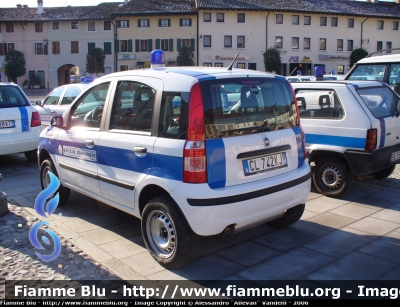 Fiat Nuova Panda 4x4 I serie
Polizia Municipale Aviano, Budoia, Polcenigo (PN)
Livrea "Polizia Comunale" nonostante acquisto successivo all'istituzione della livrea regionale "Polizia Municipale"
Parole chiave: Fiat Nuova_Panda_4x4_Iserie