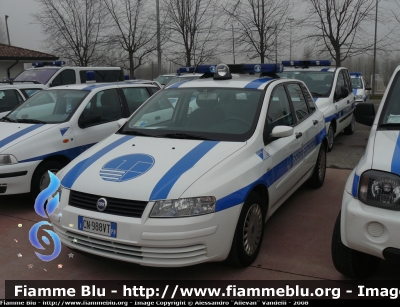 Fiat Stilo II serie
Nuova variante della Fiat Stilo in dotazione alla Polizia Municipale di Fiume Veneto: è stato aggiunto il faro brandeggiante Intav.
Parole chiave: Fiat Stilo_II Polizia_Municipale Fiume_Veneto