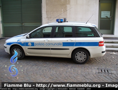 Fiat Stilo I serie Multiwagon
PM Medio Friuli. Livrea Polizia Comunale.
Parole chiave: Fiat Stilo_Iserie_multiwagon PM Medio_Friuli