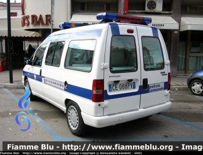 Fiat Scudo II serie
Polizia Locale Pordenone
Livrea Polizia Comunale
Assegnato al Pronto Intervento
Parole chiave: Fiat Scudo_IIserie