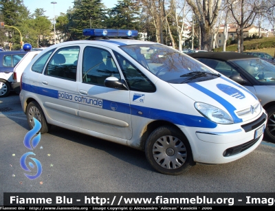 Citroen Xsara Picasso
PM Tricesimo (UD)
Livrea Polizia Comunale
Parole chiave: Citroen Xsara_Picasso PM Tricesimo UD Friuli_Venezia_Giulia