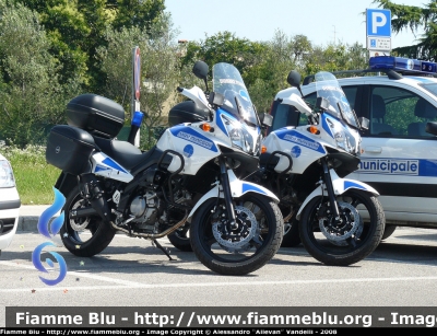 Suzuki V-Storm
PM Pordenone (M1 - M2)
Motocicli acquistati in sostituizione delle BMW RT, sono assegnate all'unità Territoriale
Parole chiave: Suzuki V-Storm PM Pordenone Friuli_Venezia_Giulia