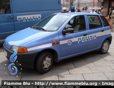 Fiat Punto I serie
Polizia di Stato
Servizio Aereo
POLIZIA E6533
Parole chiave: Fiat Punto_Iserie PoliziaE6533 servizio_aereo