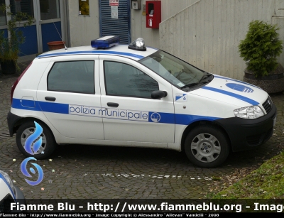 Fiat Punto III serie
PM Comunità Collinare del Friuli (UD).
Parole chiave: Fiat Punto Polizia Municipale Comunità collinare del Friuli San Daniele