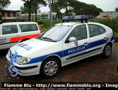 Renault Megane I serie
Republika Slovenija - Repubblica Slovena
Policija - Polizia
Parole chiave: Renault Megane_Iserie Policija Polizia Slovenia