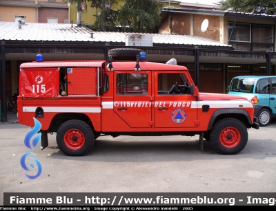 Land Rover Defender 130
Vigili del Fuoco
Comando Provinciale di Piacenza
Polisoccorso acquistato dalla Regione Emilia-Romagna
VF 22279
Parole chiave: Land-Rover Defender_130 VF22279