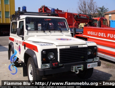 Land Rover Defender 90
Comando Prov.le di Modena. La vettura è stata acquistata dalla Regione Emilia Romagna e donata al Comando.
Parole chiave: Land_Rover Defender_90 VF22504 VVF