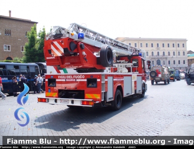 Iveco EuroFire 150E28 II serie
Vigili del Fuoco
AutoScala da 30 metri allestimento Iveco-Magirus
VF 22941
Parole chiave: Iveco EuroFire_150E28_IIserie VF22941