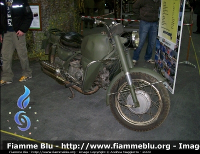 Moto Guzzi Nuovo Falcone
Esercito Italiano
Museo Nazionale della Cavalleria
Motore monocilindrico da 26 CV e 499 CC
Parole chiave: Moto-Guzzi Nuovo_Falcone