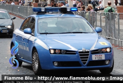 Alfa Romeo 159
Polizia di Stato
Polizia Stradale in scorta al Giro D'Italia 2009
1.9 JTS
POLIZIA F7286


Parole chiave: Alfa_Romeo_159