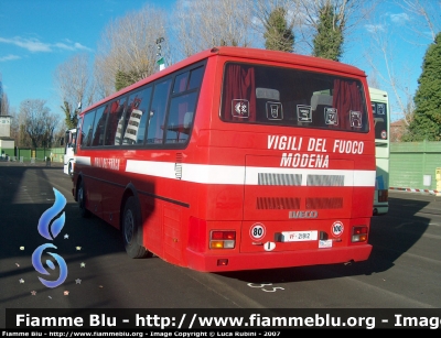 Iveco 370
Vigili del Fuoco
Comando Provinciale di Modena
Questo autobus in passato è appartenuto al Gruppo Sportivo, si possono notare le scritte G.S. ora staccate, ma comunque le impronte sono ancora visibili
VF 21912
Parole chiave: Iveco 370 VF21912