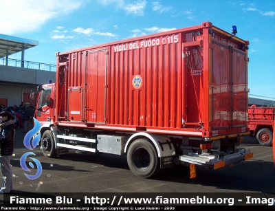 Iveco EuroCargo 180E28 II Serie
Vigili del Fuoco
Comando Provinciale di Bologna
Nucleo NBCR
VF 23722
Parole chiave: Iveco Eurocargo_IISerie VF23722