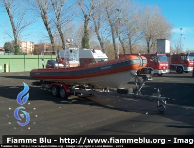 Gommone Novamarine
Vigili del Fuoco
Nucleo Sommozzatori di Bologna
Parole chiave: Gommone Novamarine