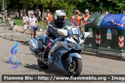 Yamaha FJR 1300 II serie
Polizia di Stato
Polizia Stradale
Allestimento Elevox
POLIZIA G3094
in scorta al Giro d'Italia 2021
Moto "10"
Parole chiave: Yamaha FJR_1300_IIserie POLIZIAG3094 Giro_D_Italia_2021