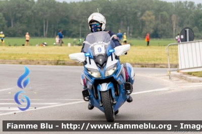 Yamaha FJR 1300 II serie
Polizia di Stato
Polizia Stradale
Allestimento Elevox
POLIZIA G3110
in scorta al Giro d'Italia 2021
Moto "9"
Parole chiave: Yamaha FJR_1300_IIserie POLIZIAG3110 Giro_D_Italia_2021