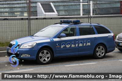 Skoda Octavia Wagon III serie
Polizia Stradale in servizio sulla rete autostradale di Autostrade per l'Italia
POLIZIA H7146
Parole chiave: Skoda Octavia_Wagon_IIIserie POLIZIAH7146