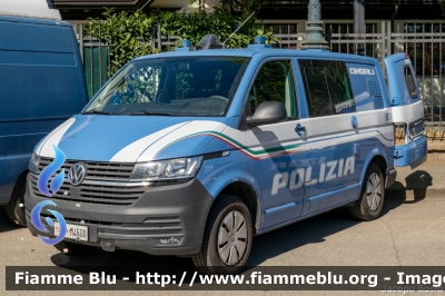 Volkswagen Transporter T6.1
Polizia di Stato
Unita' Cinofile
Allestimento BAI
POLIZIA M4600
Parole chiave: Volkswagen Transporter_T6.1 POLIZIAM4600