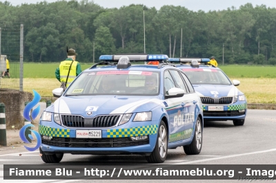 Skoda Octavia Wagon V serie
Polizia di Stato
Polizia Stradale
Allestimento Focaccia
Decorazione Grafica Artlantis
POLIZIA M5229
in scorta al Giro d'Italia 2021
Vettura "3"
Parole chiave: Skoda Octavia_Wagon_Vserie POLIZIAM5229 Giro_D_Italia_2021