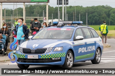 Skoda Octavia Wagon V serie
Polizia di Stato
Polizia Stradale
Allestimento Focaccia
Decorazione Grafica Artlantis
POLIZIA M5229
in scorta al Giro d'Italia 2021
Vettura "3"
Parole chiave: Skoda Octavia_Wagon_Vserie POLIZIAM5229 Giro_D_Italia_2021