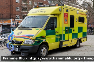 Mercedes-Benz Sprinter II Serie
Great Britain-Gran Bretagna
London Ambulance
Veicolo esposto presso la sede centrale del London Ambulance Service
Parole chiave: Mercedes-Benz Sprinter_IIserie