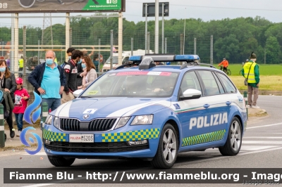 Skoda Octavia Wagon V serie
Polizia di Stato
Polizia Stradale
Allestimento Focaccia
Decorazione Grafica Artlantis
POLIZIA M5203
in scorta al Giro d'Italia 2021
Vettura "4"
Parole chiave: Skoda Octavia_Wagon_Vserie POLIZIAM5203 Giro_D_Italia_2021