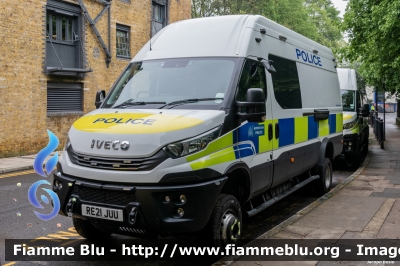 Iveco Daily VI serie 4x4
es-Benz Sprinter III serie restyle
Great Britain - Gran Bretagna
London Metropolitan Police
Marine Unit Support Vehicle
Parole chiave: Iveco Daily_VIserie_4x4