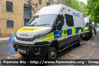 Iveco Daily VI serie 4x4
es-Benz Sprinter III serie restyle
Great Britain - Gran Bretagna
London Metropolitan Police
Marine Unit Support Vehicle
Parole chiave: Iveco Daily_VIserie_4x4