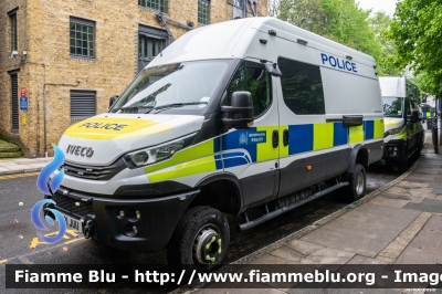 Iveco Daily VI serie 4x4
es-Benz Sprinter III serie restyle
Great Britain - Gran Bretagna
London Metropolitan Police
Marine Unit Support Vehicle
Parole chiave: Iveco Daily_VIserie_4x4