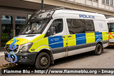 Mercedes-Benz Sprinter III serie restyle
Great Britain - Gran Bretagna
London Metropolitan Police
Parole chiave: Mercedes-Benz Sprinter_IIIserie_restyle