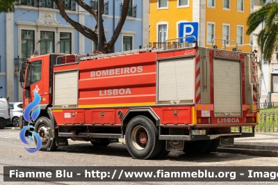 Iveco EuroTrakker 190E30
Portugal - Portogallo
Bombeiros Voluntários de Lisboa
Veículo Tanque Tático Urbano
Parole chiave: Iveco EuroTrakker_190E30