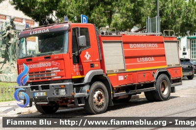 Iveco EuroTrakker 190E30
Portugal - Portogallo
Bombeiros Voluntários de Lisboa
Veículo Tanque Tático Urbano
Parole chiave: Iveco EuroTrakker_190E30