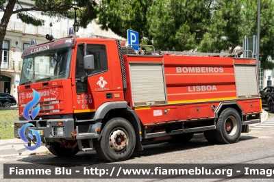 Iveco EuroTrakker 190E30
Portugal - Portogallo
Bombeiros Voluntários de Lisboa
Veículo Tanque Tático Urbano
Parole chiave: Iveco EuroTrakker_190E30