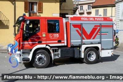 Iveco EuroCargo 120E25 IV serie
Vigili del Fuoco
Comndo Provinciale di Verbania
Distaccamento Volontario di Stresa
AutoPompaSerbatoio allestimento Iveco-Magirus
VF 32222
Parole chiave: Iveco EuroCargo_120E25_IVserie VF32222