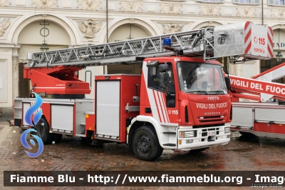 Iveco EuroFire 150E27 I serie
Vigili del Fuoco
Comando Provinciale Torino
Distaccamento Volontario di Volpiano
AutoScala allestita Iveco-Magirus e Ricondizionata Fortini
VF 28982
Parole chiave: Iveco EuroFire_150E27_Iserie VF28982 santa_barbara_2019