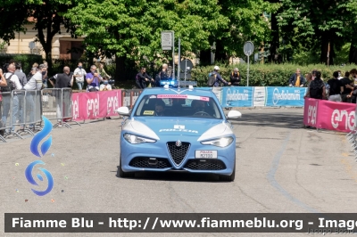 Alfa Romeo Nuova Giulia Q4
Polizia di Stato
Polizia Stradale
POLIZIA M2700
in scorta al Giro d'Italia 2021
Vettura "1"
Parole chiave: Alfa-Romeo Nuova_Giulia_Q4 POLIZIAM2700 Giro_D_Italia_2021