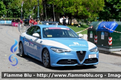 Alfa Romeo Nuova Giulia Q4
Polizia di Stato
Polizia Stradale
POLIZIA M2700
in scorta al Giro d'Italia 2021
Vettura "1"
Parole chiave: Alfa-Romeo Nuova_Giulia_Q4 POLIZIAM2700 Giro_D_Italia_2021